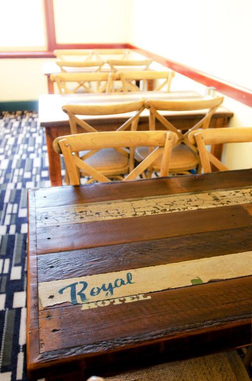 Royal Hotel Mandurama Екстериор снимка